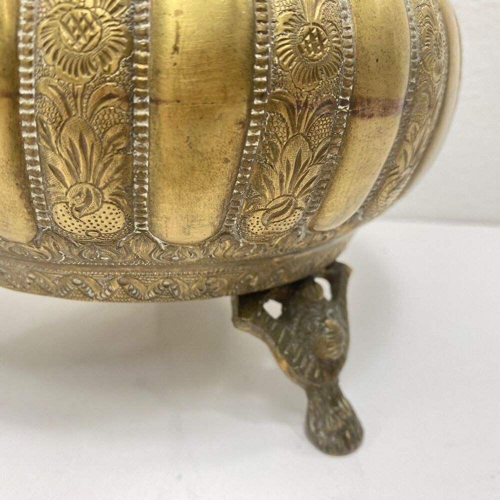 Vintage Hindu Goddess Laxmi Large Brass Pot & Lid Prosperity Abundance Light - Picture 3 of 11